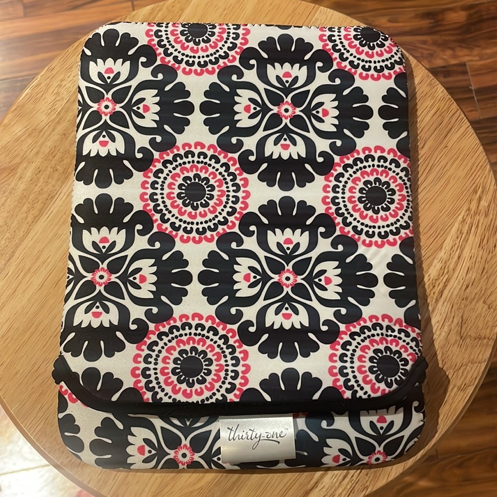 THIRTY-ONE IPAD CASE, NWOT - Picture 1 of 5